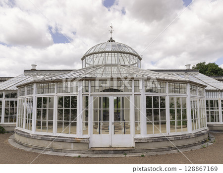 Victorian architecture of the Conservatory at Chiswick House and gardens. 128867169