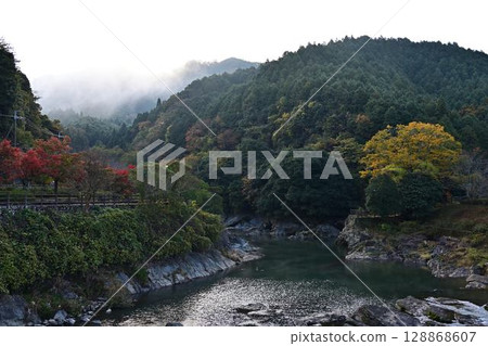 Autumn leaves of Kawashiro Park Autumn leaves of Kawashiro Park 128868607