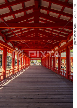 World Heritage Site: The Western Corridor of Itsukushima Shrine, one of Japan's Three Most Scenic Spots, Miyajima, Hatsukaichi City, Hiroshima Prefecture World Heritage Site: The Western Corridor of Itsukushima Shrine, one of Japan's Three Most Scenic Spots, Miyajima, Hatsukaichi City, Hiroshima Prefecture 128871191