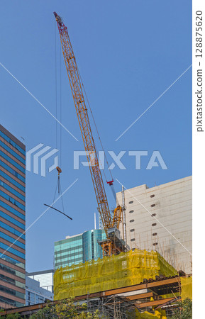Crane Lifting Hong Kong 128875620