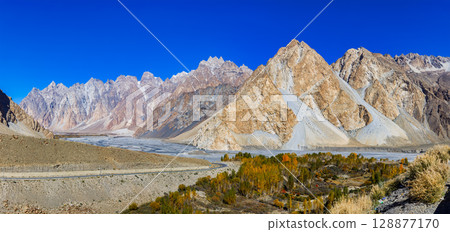 The autumn scenery with Tupopdan, Passu Cathedral or Passu Cones, is a mountain in northern Pakistan 128877170