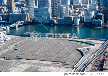 Former Tsukiji Market on the Tokyo Bay coast, Tsukiji Tokyo Outer Market in 2021, Tsukiji Market site where redevelopment begins 128877399