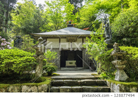 20th of the 88 Shikoku Pilgrimage Route, Kakurinji Temple, Chureiden, Katsuura Town, Tokushima Prefecture 20th of the 88 Shikoku Pilgrimage Route, Kakurinji Temple, Chureiden, Katsuura Town, Tokushima Prefecture 128877494