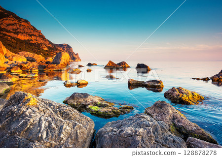 sea sea 128878278