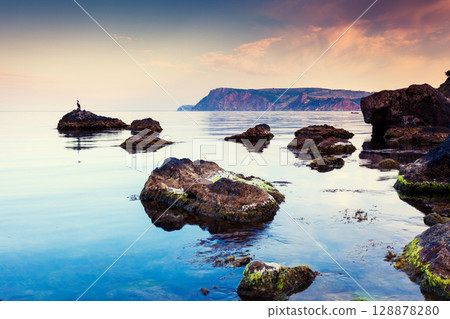 sea sea 128878280