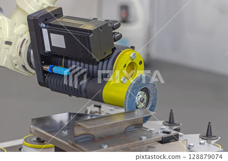 Automated Robotic Grinder 128879074