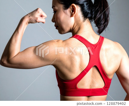 Well-trained female muscles 128879402