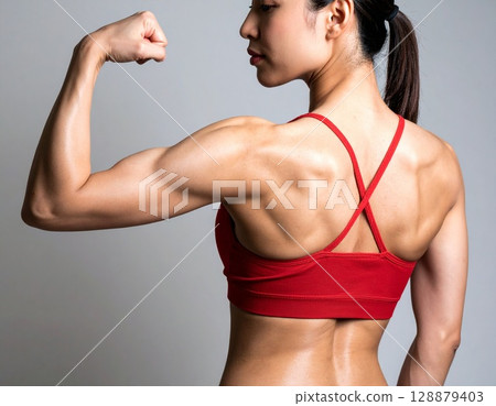 Well-trained female muscles 128879403