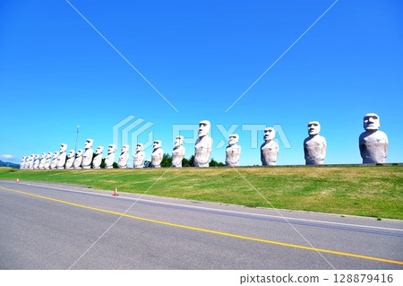 Moai statue 128879416