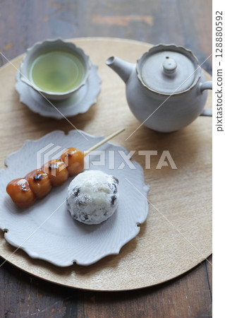 鹹豆大福和御手洗團子 鹹豆大福和御手洗團子 128880592