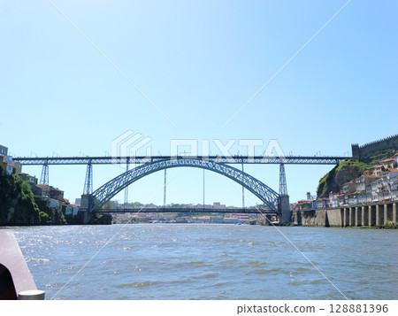 葡萄牙, 波爾圖, 杜羅河遊船, 路易斯一世大橋, 五月 葡萄牙, 波爾圖, 杜羅河遊船, 路易斯一世大橋, 五月 128881396
