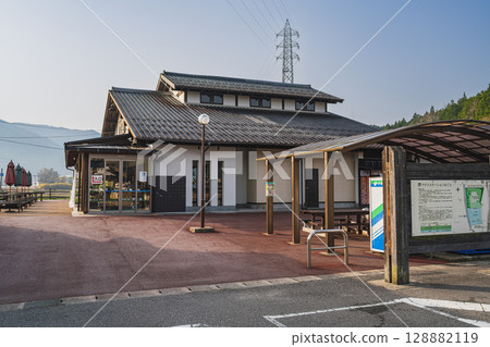 設樂町(愛知縣)的路邊站「名倉農站」一景 設樂町(愛知縣)的路邊站「名倉農站」一景 128882119