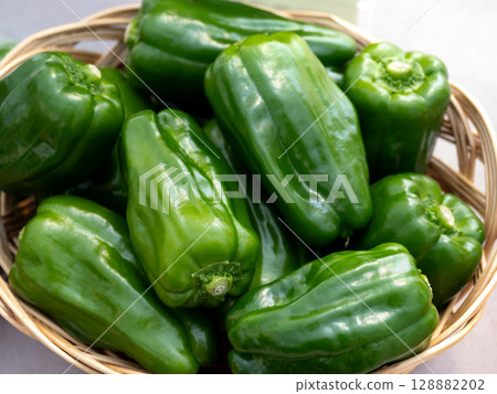 收穫的青椒 128882202