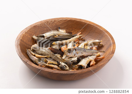 Two-person stew of small fish Two-person stew of small fish 128882854