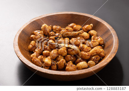 [Soybeans from Uwajima, Ehime Prefecture] Soybeans and dried sardines Japanese sweets 128883187