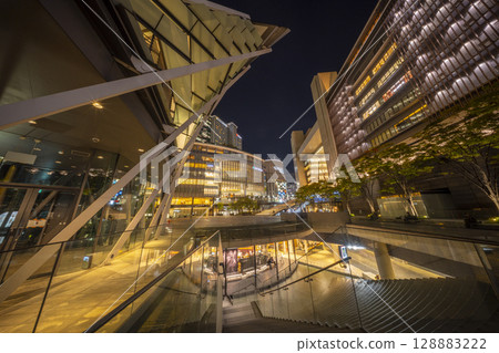 JR大阪站梅北夜景GRAND FRONT 大阪友都八喜 128883222