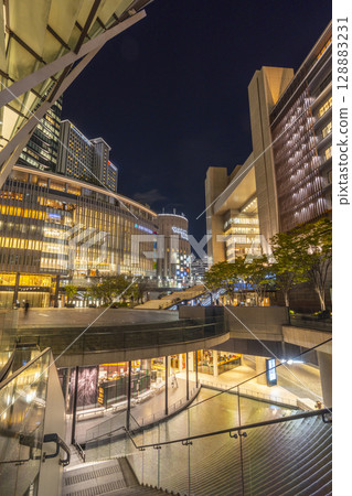 JR大阪站梅北夜景GRAND FRONT 大阪友都八喜 128883231