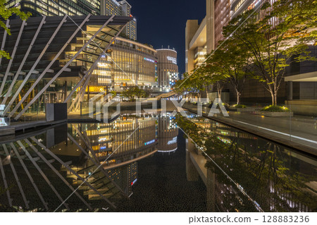JR大阪站梅北夜景GRAND FRONT 大阪友都八喜 128883236