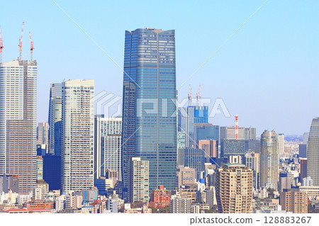 東京港區、東京城市景觀與麻布台山森 JP 塔風景 128883267
