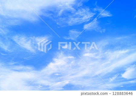 藍色的天空和雲圖像 128883646