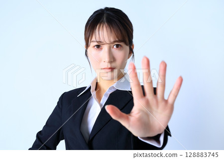 拒絕的女商人的形象 128883745