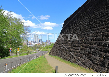 Stone walls of Aoba Castle ruins, Sendai City, Miyagi Prefecture 128884027