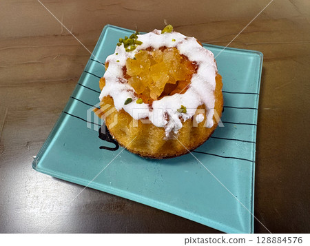 Lemon kugelhopf on top Lemon kugelhopf on top 128884576
