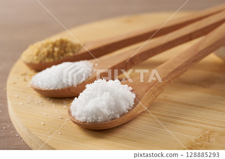 Various types of sugar images 128885293