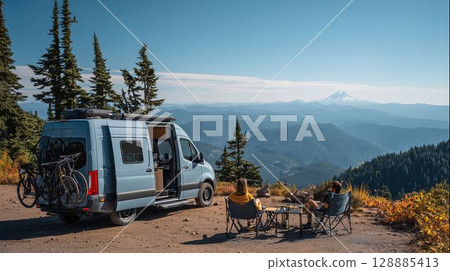 Free travel in a camper 128885413