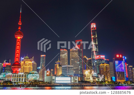 Shanghai Chinese New Year lights up 128885676