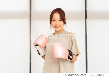 Beautiful Japanese women 128886429