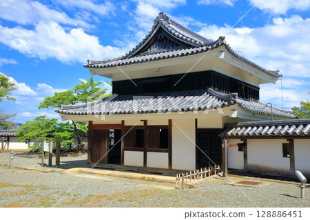 【島根縣】晴天的松江城南塔 【島根縣】晴天的松江城南塔 128886451