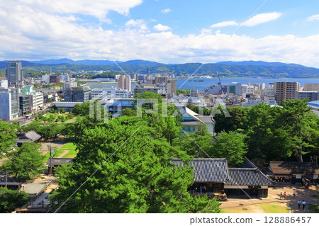 [Shimane Prefecture] Matsue cityscape as seen from Matsue Castle tower 128886457