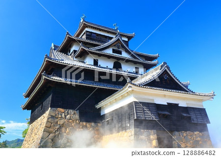【島根縣】雲海中的松江城天守閣（國寶） 128886482