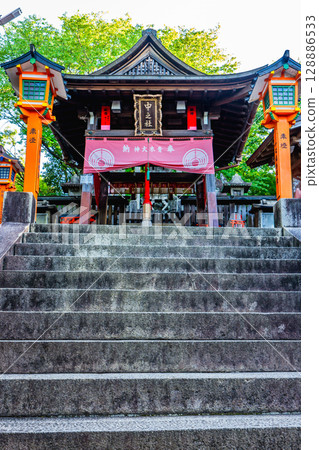 京都會伏見區伏見稻荷大社中之社（青木大神） 128886533