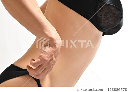 穿內衣的人 穿內衣的人 128886778