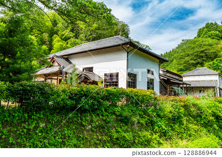 【世界遺產石見銀山遺址及其文化景觀】【重要傳統建築】島根縣大田市大森銀山、初夏的舊大森區法院4 128886944