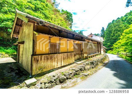 [World Heritage Iwami Ginzan Silver Mine Ruins and its Cultural Landscape] Early summer view of the Takahashi family residence 3, Oda City, Shimane Prefecture 128886958