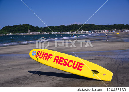 夏天的鎌倉再木座海灘 128887183