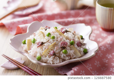 櫻花竹筍飯 128887580