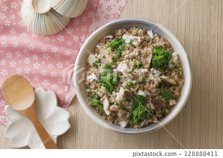 Sea bream rice / Sea bream rice Sea bream rice / Sea bream rice 128888411