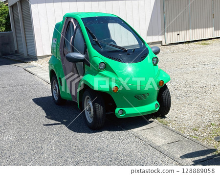綠色電動送貨車 128889058