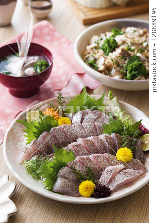鯛魚生魚片 / 鬆皮烤鯛魚 鯛魚生魚片 / 鬆皮烤鯛魚 128889195