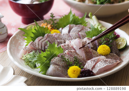 鯛魚生魚片 / 鬆皮烤鯛魚 128889198