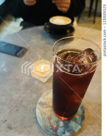 Handing over ice 128889329