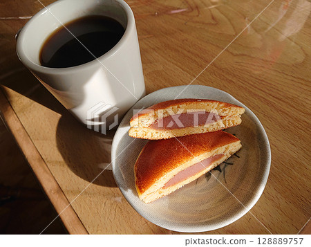 銅鑼燒甜點/日式銅鑼燒和咖啡日式甜點套餐（栗子餡、滑子餡） 128889757