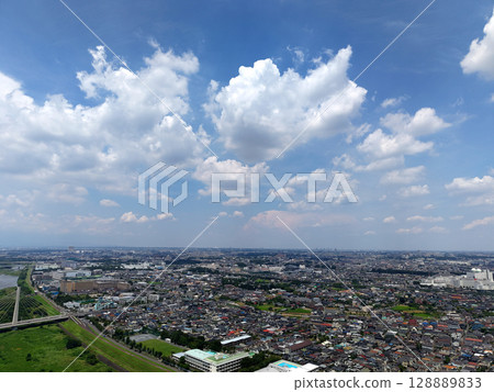 西府中上空的白雲 128889833