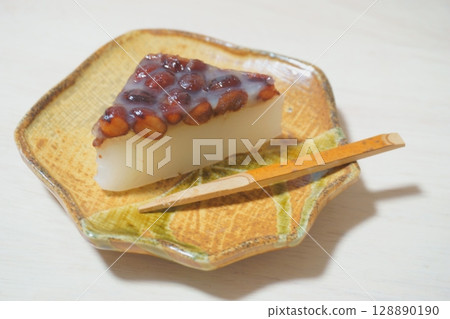 Uiro with red bean topping, a Japanese sweet 128890190
