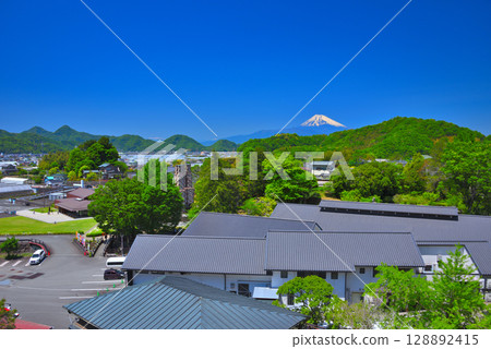 View of the reverberatory furnaces and Mt. Fuji from the observation deck in the tea fields of the Nirayama Reverberatory Furnace and Products Center in the Chubu region, Izunokuni City, Shizuoka Prefecture (5) 128892415