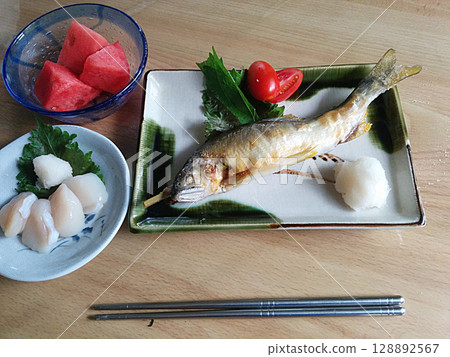 Grilled sweetfish in Washoku / Grilled sweetfish with salt (a la carte dish, Japanese cuisine) Grilled sweetfish in Washoku / Grilled sweetfish with salt (a la carte dish, Japanese cuisine) 128892567